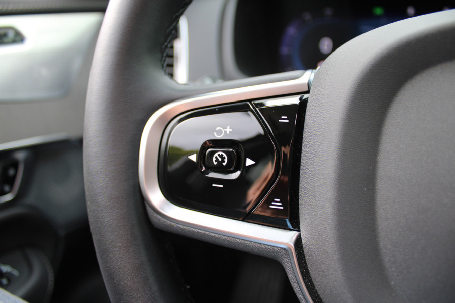 Volvo XC90 2.0 T8 Recharge AWD Ultra Dark | Luchtvering | B&W | Trekhaak | Panoramadak | Massage | Full Options