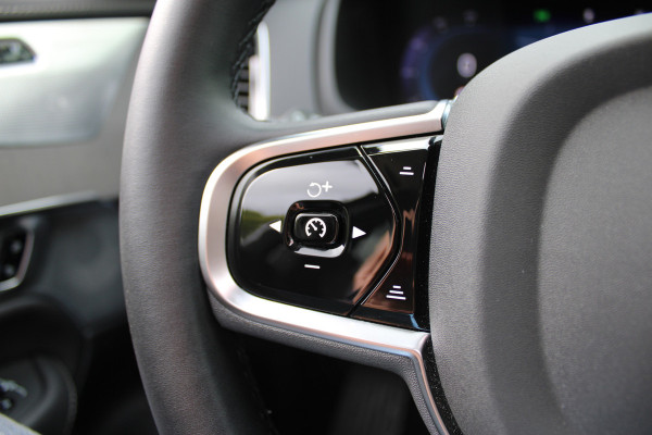 Volvo XC90 2.0 T8 Recharge AWD Ultra Dark | Luchtvering | B&W | Trekhaak | Panoramadak | Massage | Full Options