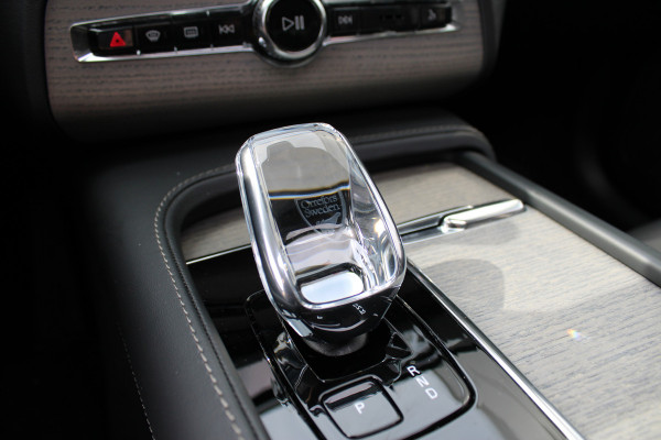 Volvo XC90 2.0 T8 Recharge AWD Ultra Dark | Luchtvering | B&W | Trekhaak | Panoramadak | Massage | Full Options