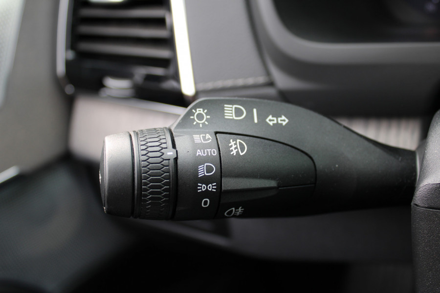 Volvo XC90 2.0 T8 Recharge AWD Ultra Dark | Luchtvering | B&W | Trekhaak | Panoramadak | Massage | Full Options