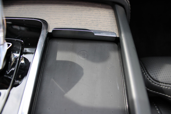 Volvo XC90 2.0 T8 Recharge AWD Ultra Dark | Luchtvering | B&W | Trekhaak | Panoramadak | Massage | Full Options