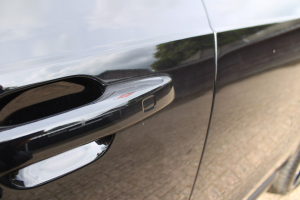 Volvo XC90 2.0 T8 Recharge AWD Ultra Dark | Luchtvering | B&W | Trekhaak | Panoramadak | Massage | Full Options