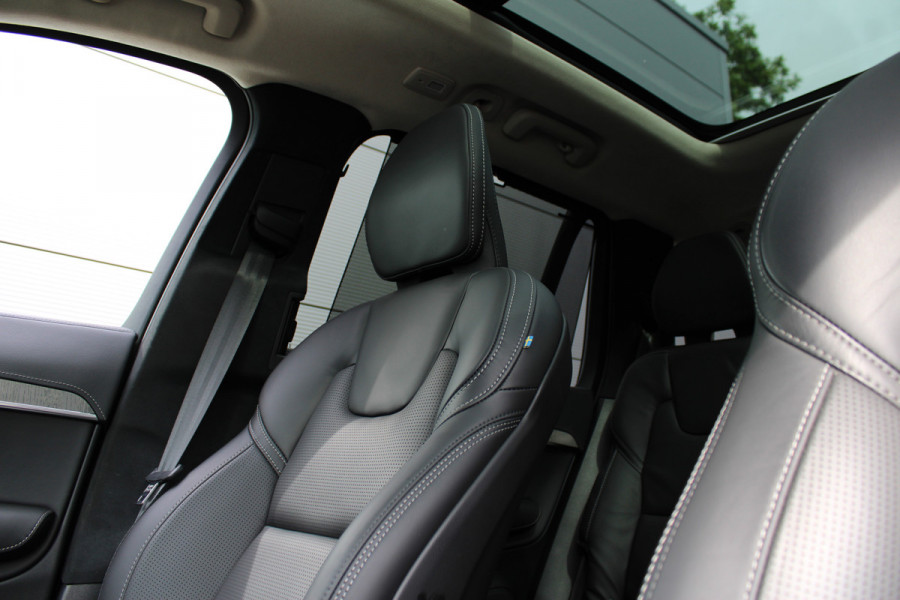 Volvo XC90 2.0 T8 Recharge AWD Ultra Dark | Luchtvering | B&W | Trekhaak | Panoramadak | Massage | Full Options