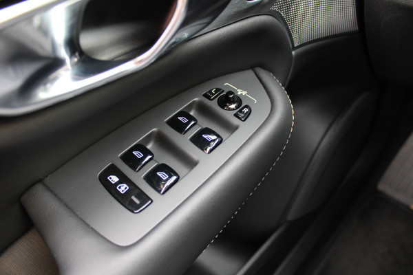 Volvo XC90 2.0 T8 Recharge AWD Ultra Dark | Luchtvering | B&W | Trekhaak | Panoramadak | Massage | Full Options