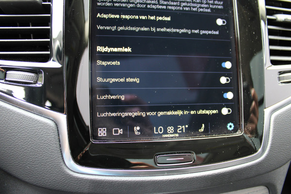 Volvo XC90 2.0 T8 Recharge AWD Ultra Dark | Luchtvering | B&W | Trekhaak | Panoramadak | Massage | Full Options