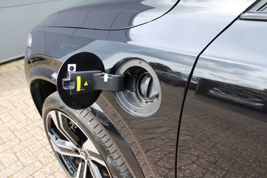 Volvo XC90 2.0 T8 Recharge AWD Ultra Dark | Luchtvering | B&W | Trekhaak | Panoramadak | Massage | Full Options
