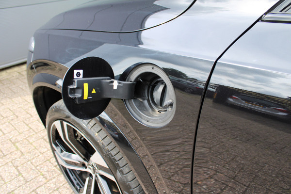 Volvo XC90 2.0 T8 Recharge AWD Ultra Dark | Luchtvering | B&W | Trekhaak | Panoramadak | Massage | Full Options