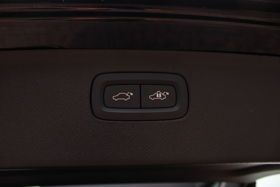 Volvo XC90 2.0 T8 Recharge AWD Ultra Dark | Luchtvering | B&W | Trekhaak | Panoramadak | Massage | Full Options
