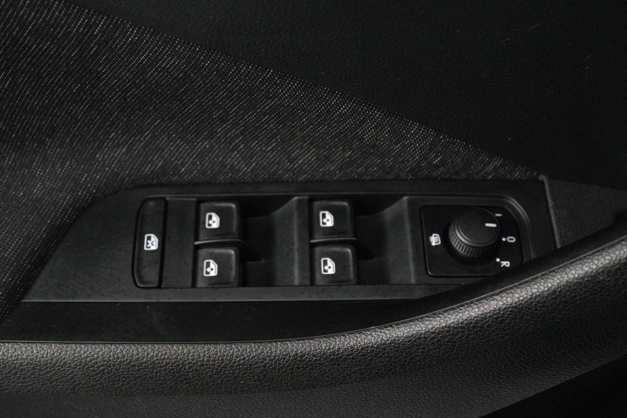 Škoda Kamiq 1.0 TSI Business Edition Automaat (GROOT-NAVIGATIE, STOELVERWARMING, CLIMA, DIGITALE COCKPIT, CARPLAY, 1e EIGENAAR)