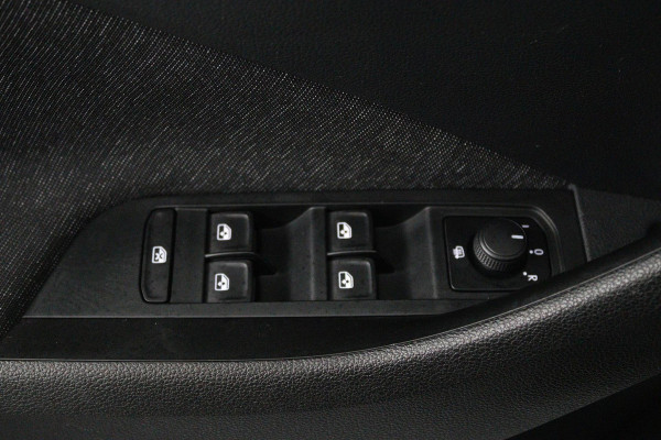 Škoda Kamiq 1.0 TSI Business Edition Automaat (GROOT-NAVIGATIE, STOELVERWARMING, CLIMA, DIGITALE COCKPIT, CARPLAY, 1e EIGENAAR)