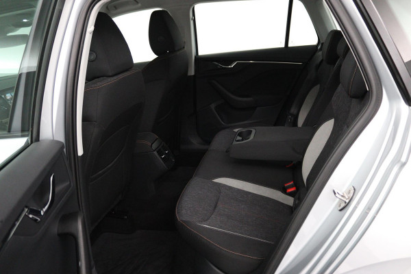 Škoda Kamiq 1.0 TSI Business Edition Automaat (GROOT-NAVIGATIE, STOELVERWARMING, CLIMA, DIGITALE COCKPIT, CARPLAY, 1e EIGENAAR)