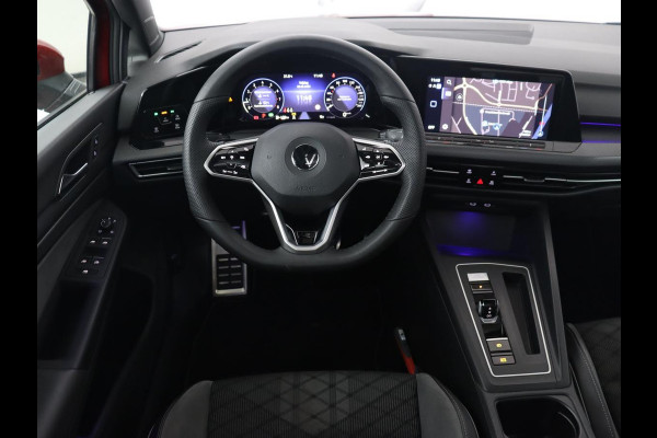Volkswagen Golf 1.5 eTSI R-Line | Panoramadak | Camera | Keyless | Adaptive cruise | Sfeerverlichting | Carplay | Sportstoelen | Park Assist | Navigatie | Dodehoek detectie | Full LED