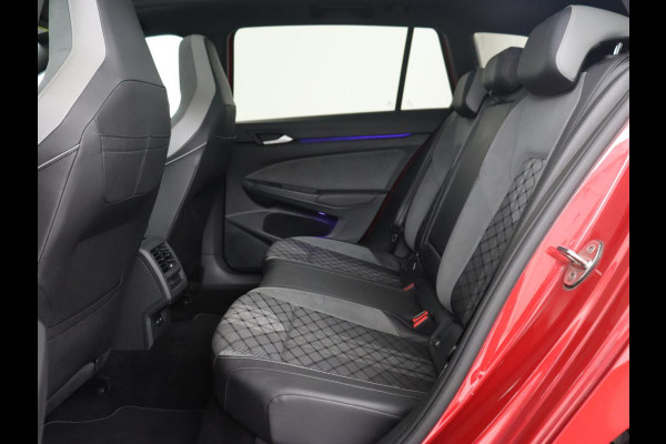 Volkswagen Golf 1.5 eTSI R-Line | Panoramadak | Camera | Keyless | Adaptive cruise | Sfeerverlichting | Carplay | Sportstoelen | Park Assist | Navigatie | Dodehoek detectie | Full LED
