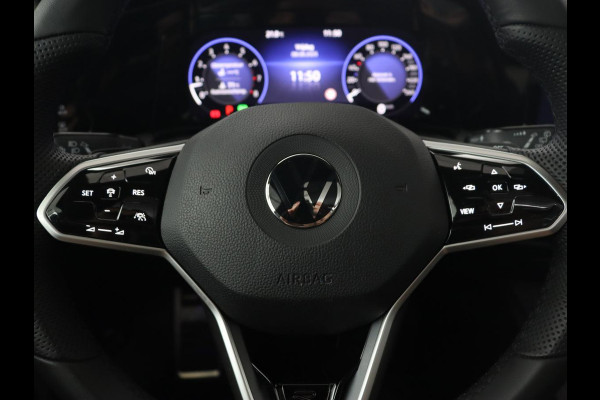 Volkswagen Golf 1.5 eTSI R-Line | Panoramadak | Camera | Keyless | Adaptive cruise | Sfeerverlichting | Carplay | Sportstoelen | Park Assist | Navigatie | Dodehoek detectie | Full LED