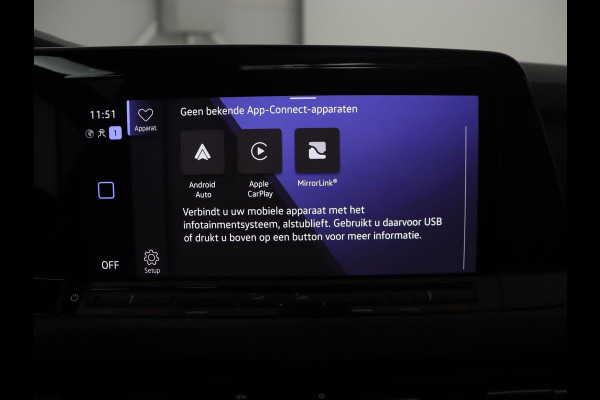 Volkswagen Golf 1.5 eTSI R-Line | Panoramadak | Camera | Keyless | Adaptive cruise | Sfeerverlichting | Carplay | Sportstoelen | Park Assist | Navigatie | Dodehoek detectie | Full LED