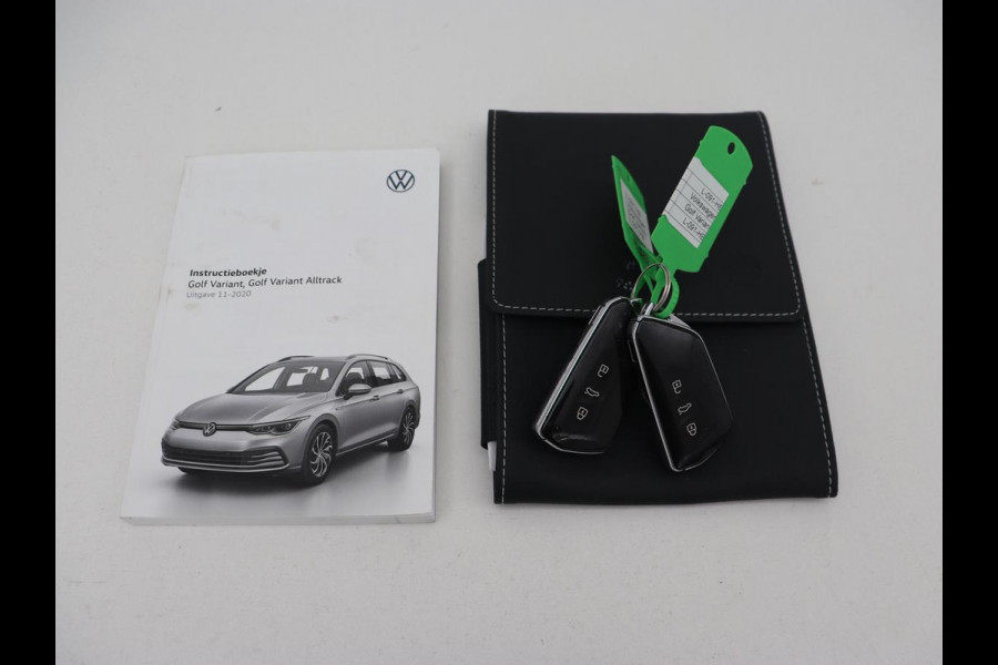 Volkswagen Golf 1.5 eTSI R-Line | Panoramadak | Camera | Keyless | Adaptive cruise | Sfeerverlichting | Carplay | Sportstoelen | Park Assist | Navigatie | Dodehoek detectie | Full LED