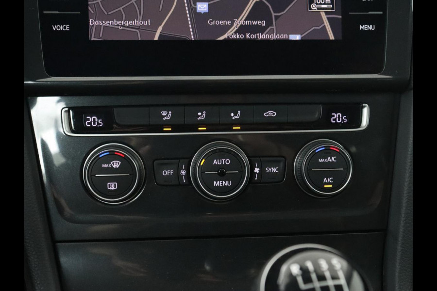 Volkswagen Golf 1.0 TSI Comfortline | Trekhaak | Carplay | Adaptive cruise | Navigatie | Climate control | Parkeerhulp | DAB | Regen-/lichtsensor