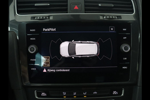 Volkswagen Golf 1.0 TSI Comfortline | Trekhaak | Carplay | Adaptive cruise | Navigatie | Climate control | Parkeerhulp | DAB | Regen-/lichtsensor