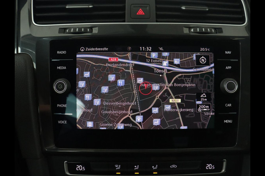 Volkswagen Golf 1.0 TSI Comfortline | Trekhaak | Carplay | Adaptive cruise | Navigatie | Climate control | Parkeerhulp | DAB | Regen-/lichtsensor