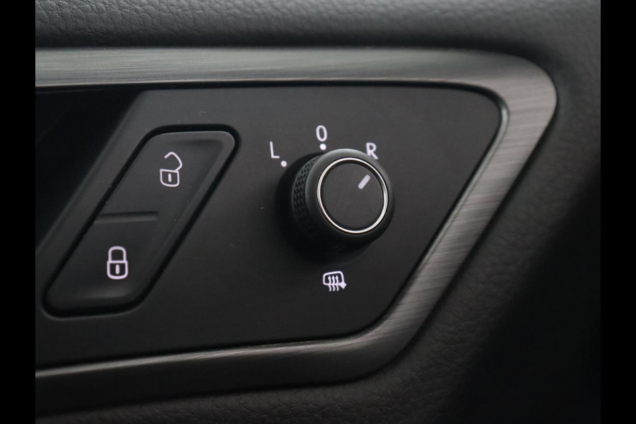 Volkswagen Golf 1.0 TSI Comfortline | Trekhaak | Carplay | Adaptive cruise | Navigatie | Climate control | Parkeerhulp | DAB | Regen-/lichtsensor