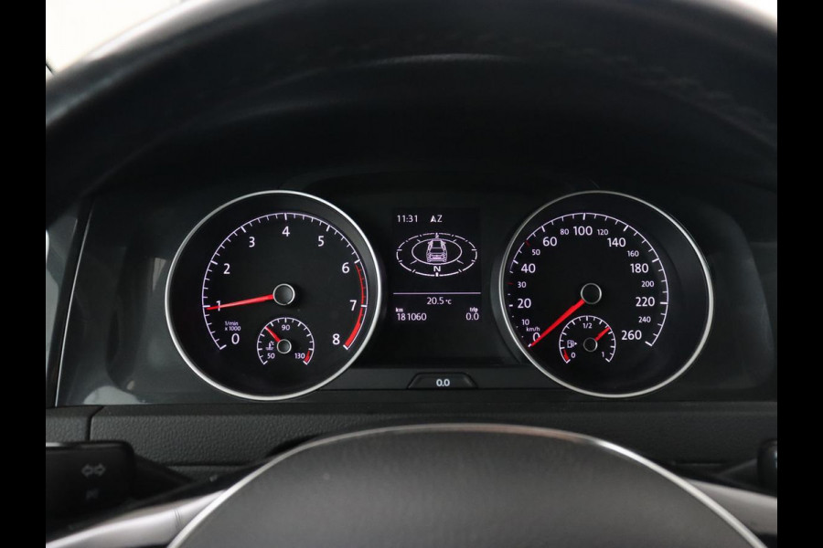 Volkswagen Golf 1.0 TSI Comfortline | Trekhaak | Carplay | Adaptive cruise | Navigatie | Climate control | Parkeerhulp | DAB | Regen-/lichtsensor