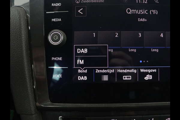 Volkswagen Golf 1.0 TSI Comfortline | Trekhaak | Carplay | Adaptive cruise | Navigatie | Climate control | Parkeerhulp | DAB | Regen-/lichtsensor