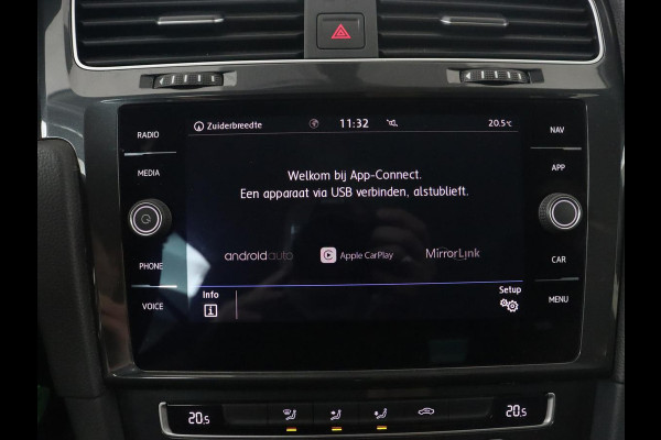 Volkswagen Golf 1.0 TSI Comfortline | Trekhaak | Carplay | Adaptive cruise | Navigatie | Climate control | Parkeerhulp | DAB | Regen-/lichtsensor