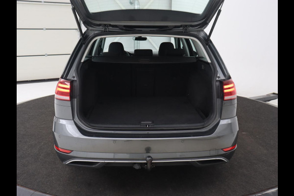 Volkswagen Golf 1.0 TSI Comfortline | Trekhaak | Carplay | Adaptive cruise | Navigatie | Climate control | Parkeerhulp | DAB | Regen-/lichtsensor