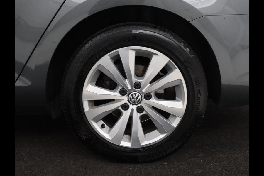 Volkswagen Golf 1.0 TSI Comfortline | Trekhaak | Carplay | Adaptive cruise | Navigatie | Climate control | Parkeerhulp | DAB | Regen-/lichtsensor