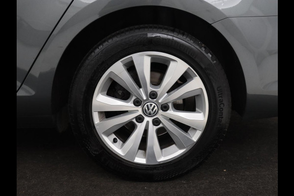 Volkswagen Golf 1.0 TSI Comfortline | Trekhaak | Carplay | Adaptive cruise | Navigatie | Climate control | Parkeerhulp | DAB | Regen-/lichtsensor