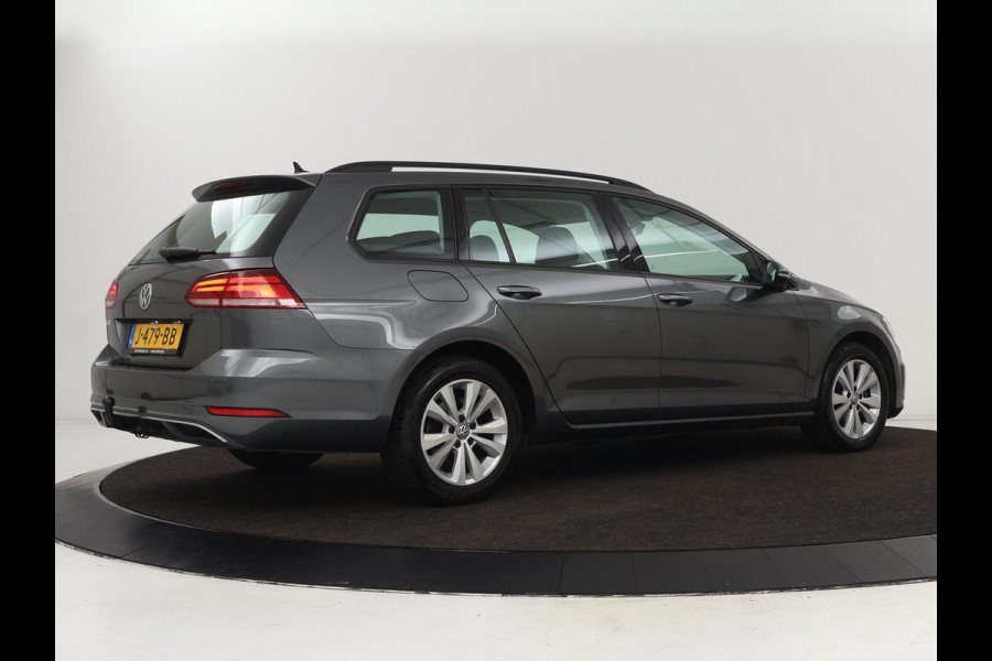 Volkswagen Golf 1.0 TSI Comfortline | Trekhaak | Carplay | Adaptive cruise | Navigatie | Climate control | Parkeerhulp | DAB | Regen-/lichtsensor