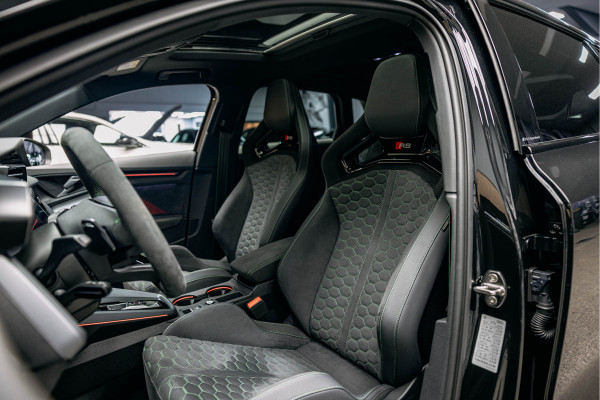 Audi RS3 Sportback 2.5 TFSI RS 3 quattro Vol uitgevoerde RS3 Hulk stiksels, Carbon vleugel etc etc z.g.a.n