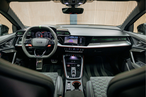Audi RS3 Sportback 2.5 TFSI RS 3 quattro Vol uitgevoerde RS3 Hulk stiksels, Carbon vleugel etc etc z.g.a.n