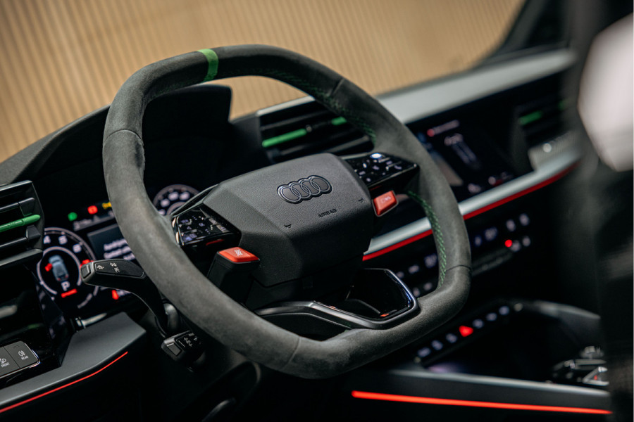 Audi RS3 Sportback 2.5 TFSI RS 3 quattro Vol uitgevoerde RS3 Hulk stiksels, Carbon vleugel etc etc z.g.a.n