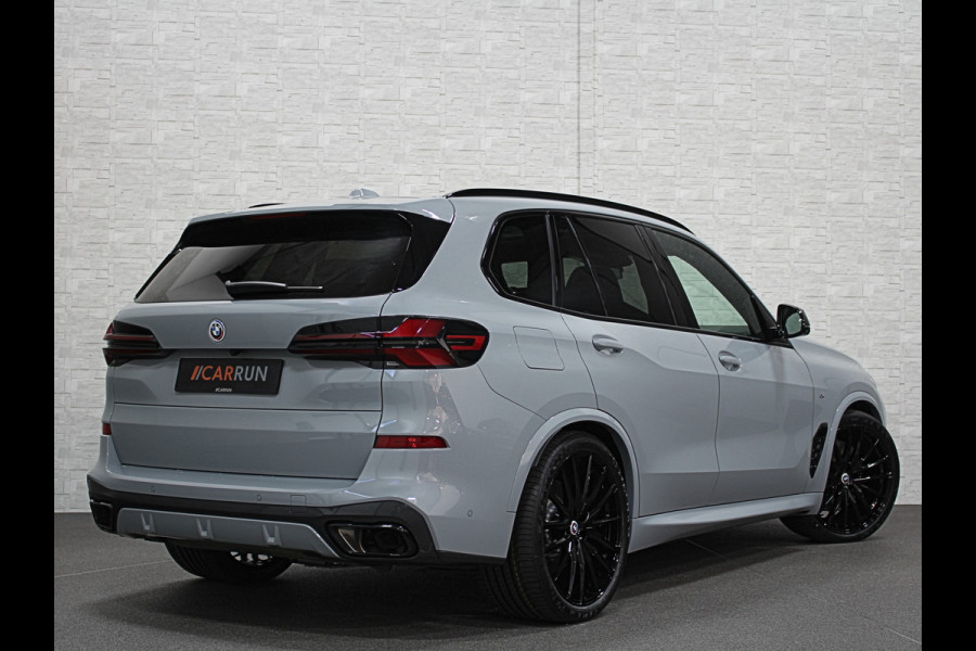 BMW X5 50e M-Perf. Seats | Achterasbesturing | Sky-Lounge Pano | M-Sport Pro | 360 Camera | ACC | Soft-Close | Carbon | Massage | Venti Leder-Individual | Head-Up | 4-Zone Clima | 22 inch | 2x Memory | Trekhaak | Harman-Kardon | Beker-Clima | Stoelverwarming V+A | Stuurverwarming | M-Gordels | Parfumering | Glaspook | ISO-Glas | Zonwering |