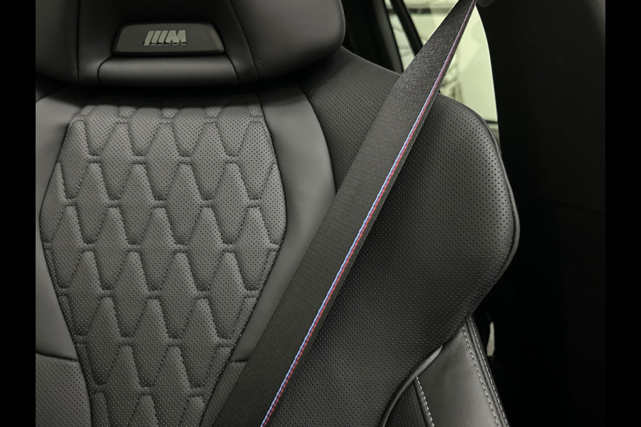 BMW X5 50e M-Perf. Seats | Achterasbesturing | Sky-Lounge Pano | M-Sport Pro | 360 Camera | ACC | Soft-Close | Carbon | Massage | Venti Leder-Individual | Head-Up | 4-Zone Clima | 22 inch | 2x Memory | Trekhaak | Harman-Kardon | Beker-Clima | Stoelverwarming V+A | Stuurverwarming | M-Gordels | Parfumering | Glaspook | ISO-Glas | Zonwering |