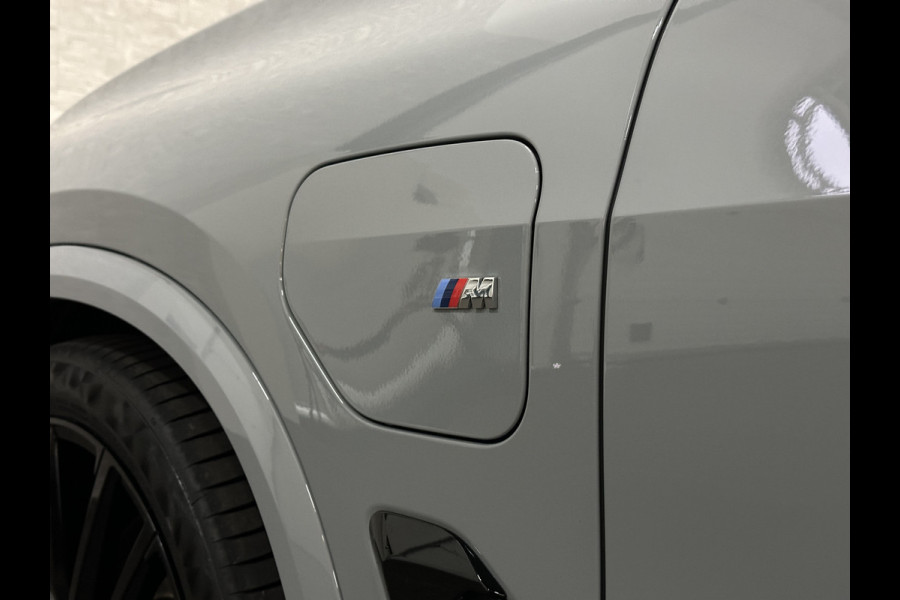 BMW X5 50e M-Perf. Seats | Achterasbesturing | Sky-Lounge Pano | M-Sport Pro | 360 Camera | ACC | Soft-Close | Carbon | Massage | Venti Leder-Individual | Head-Up | 4-Zone Clima | 22 inch | 2x Memory | Trekhaak | Harman-Kardon | Beker-Clima | Stoelverwarming V+A | Stuurverwarming | M-Gordels | Parfumering | Glaspook | ISO-Glas | Zonwering |