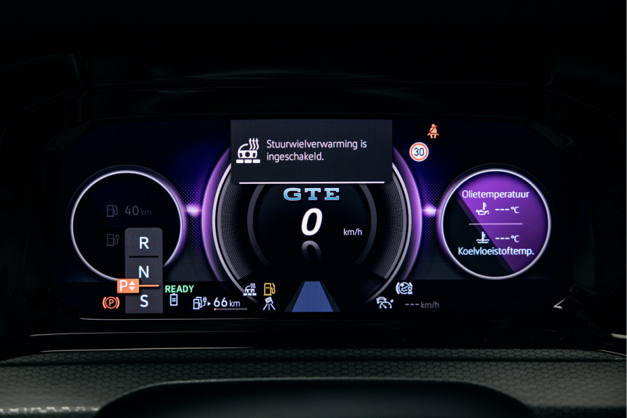 Volkswagen Golf 1.4 eHybrid GTE Vol uitgevoerde GTE!!! Nardo, Panodak, Uitlaatsysteem, dakspoiler, 19inch black