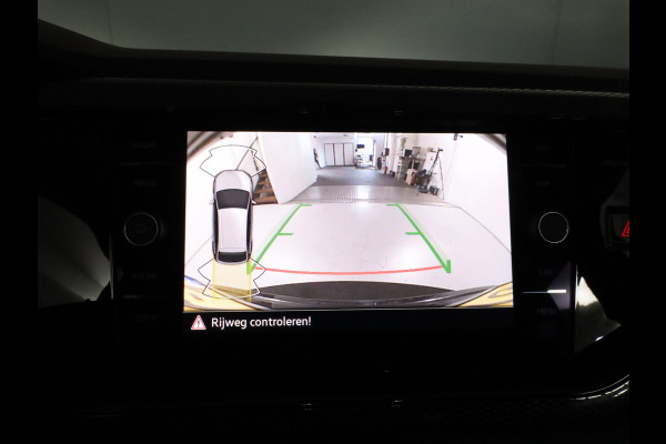 Volkswagen Taigo 1.0 TSI Life 110 pk Automaat (DSG) | Verlengde garantie | Navigatie | Parkeersensoren | Achteruitrijcamera | Adaptieve cruise control | Stoelverwarming |