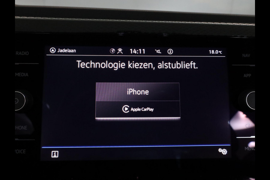 Volkswagen Taigo 1.0 TSI Life 110 pk Automaat (DSG) | Verlengde garantie | Navigatie | Parkeersensoren | Achteruitrijcamera | Adaptieve cruise control | Stoelverwarming |