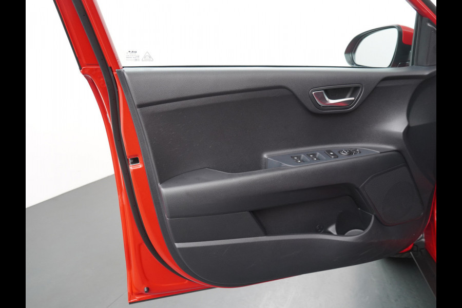 Kia Stonic 1.0 T-GDi MHEV DynamicPlusLine Airco - Apple Carplay/Android Auto - Cruise Control Adaptief - Led Koplampen - Navigatie - Voorstoelen verwarmd Fabrieksgarantie tot 05-2031