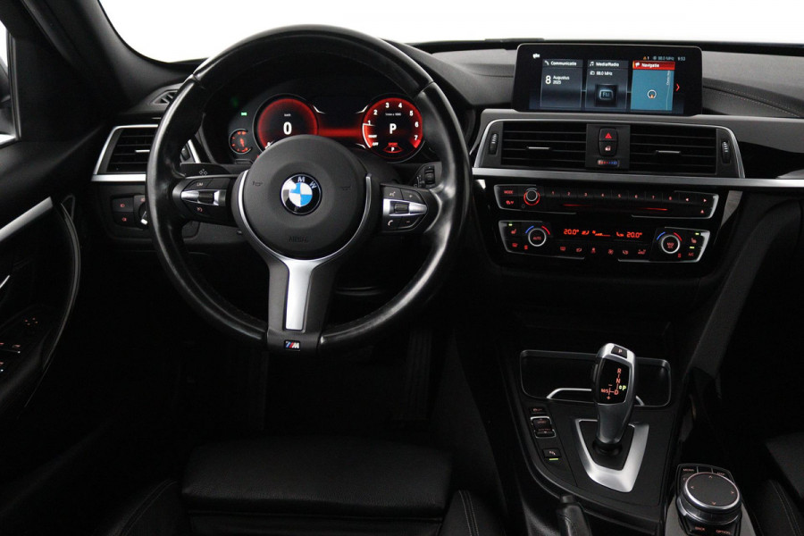 BMW 3 Serie 318i Luxury Edition (NAVIGATIE, STOELVERWARMING, TREKHAAK AFNEEMBAAR, CAMERA, SPORTSTOELEN)