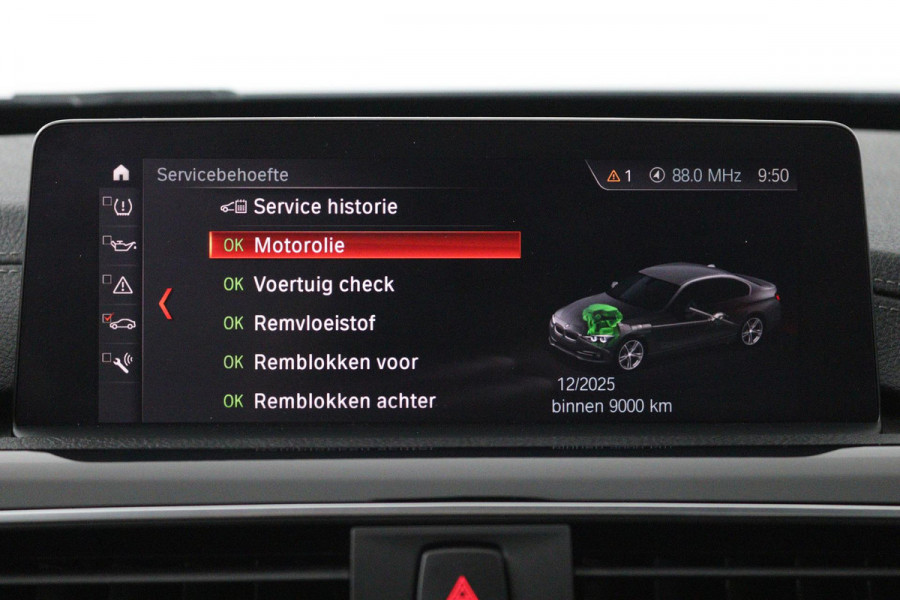 BMW 3 Serie 318i Luxury Edition (NAVIGATIE, STOELVERWARMING, TREKHAAK AFNEEMBAAR, CAMERA, SPORTSTOELEN)