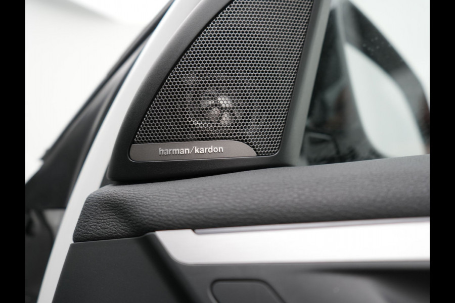 BMW X1 xDrive25e High Executive Plug In Hybrid 220pk Dealer O.H PHEV | Panodak | Adaptive Cruise | Lederen Sportstoelen Memory | Apple Carplay | Camera | 19"L.M | Head Up | Harman Kardon |