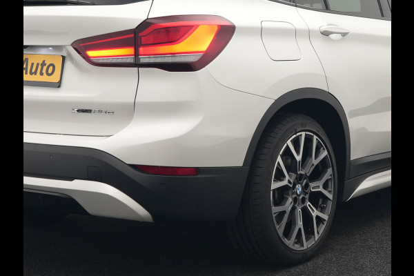 BMW X1 xDrive25e High Executive Plug In Hybrid 220pk Dealer O.H PHEV | Panodak | Adaptive Cruise | Lederen Sportstoelen Memory | Apple Carplay | Camera | 19"L.M | Head Up | Harman Kardon |