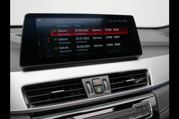 BMW X1 xDrive25e High Executive Plug In Hybrid 220pk Dealer O.H PHEV | Panodak | Adaptive Cruise | Lederen Sportstoelen Memory | Apple Carplay | Camera | 19"L.M | Head Up | Harman Kardon |