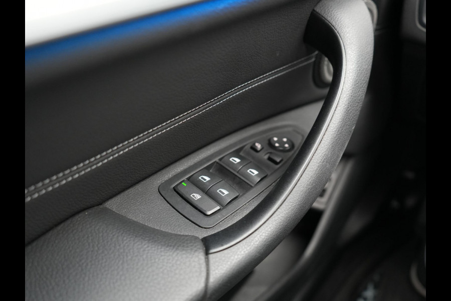 BMW X1 xDrive25e High Executive Plug In Hybrid 220pk Dealer O.H PHEV | Panodak | Adaptive Cruise | Lederen Sportstoelen Memory | Apple Carplay | Camera | 19"L.M | Head Up | Harman Kardon |