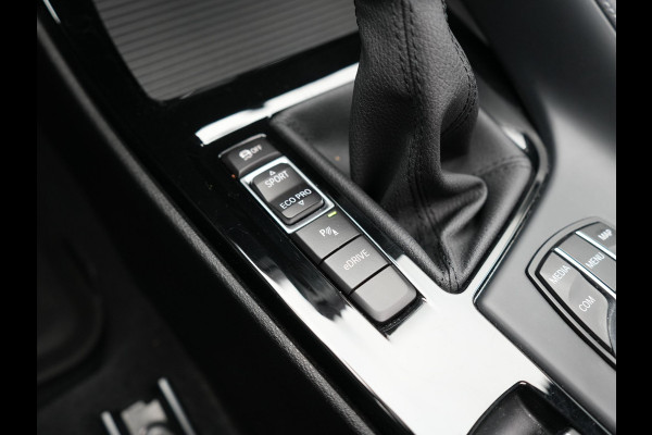 BMW X1 xDrive25e High Executive Plug In Hybrid 220pk Dealer O.H PHEV | Panodak | Adaptive Cruise | Lederen Sportstoelen Memory | Apple Carplay | Camera | 19"L.M | Head Up | Harman Kardon |