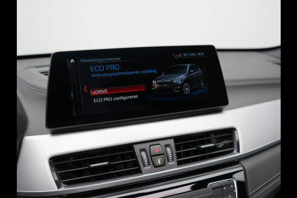 BMW X1 xDrive25e High Executive Plug In Hybrid 220pk Dealer O.H PHEV | Panodak | Adaptive Cruise | Lederen Sportstoelen Memory | Apple Carplay | Camera | 19"L.M | Head Up | Harman Kardon |