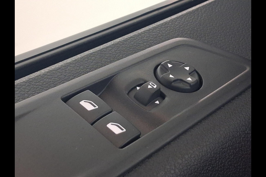 Opel Vivaro Electric L3 75 kWh | 8 jaar garantie | Surround View Pakket | Geïsoleerde comfort scheidingswand met vaste ruit